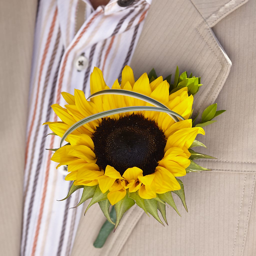 Free Spirit Boutonniere – Emica Floral Designs, Saint James City FL